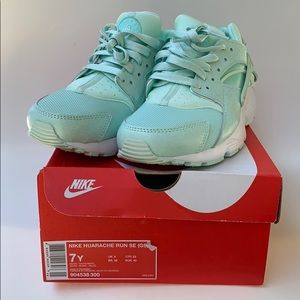 NEW Nike Huarache Run Igloo Mint - sz. 7y (8.5w)